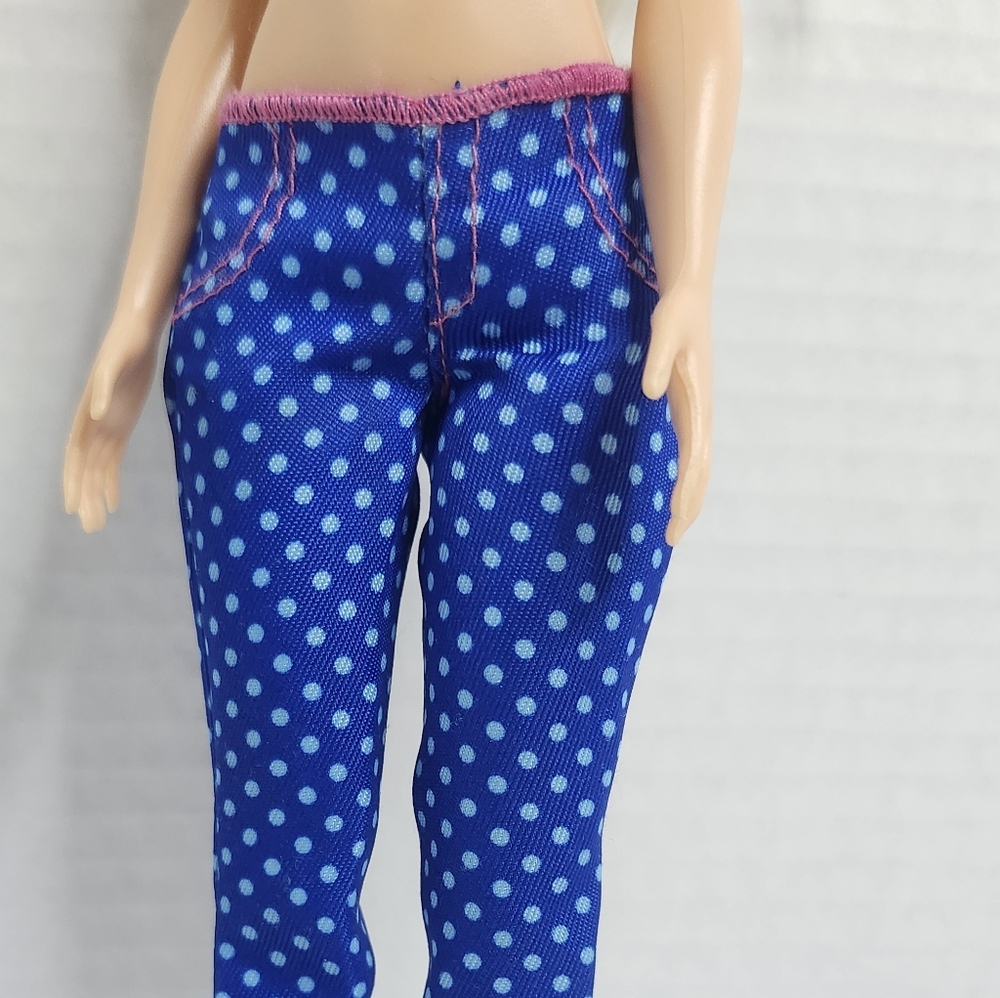 Barbie - Picture 3 of 10